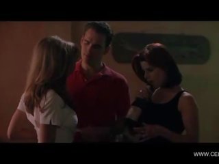 Денис ричардс & neve campbell - лесбийки топлес целувка, секс филм сцени - див вещи (1998)