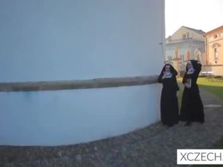 Bizzare възрастен клипс с catholic монахини! с чудовище!